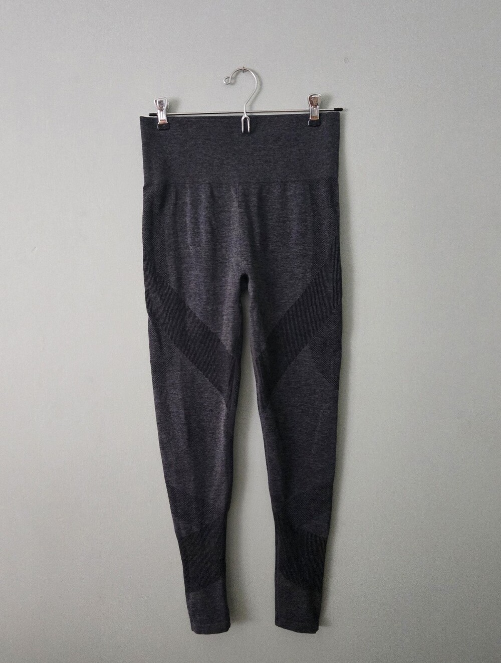 H&M Sport Grey & Black Seamless Leggings High-Waisted Performance Activewear, S